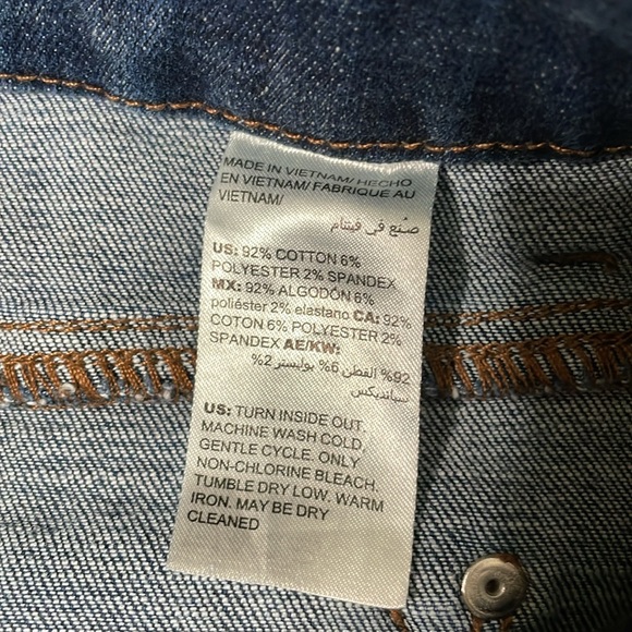 Chico’s So Slimming Girlfriend Slim Leg Crop - Picture 8 of 8